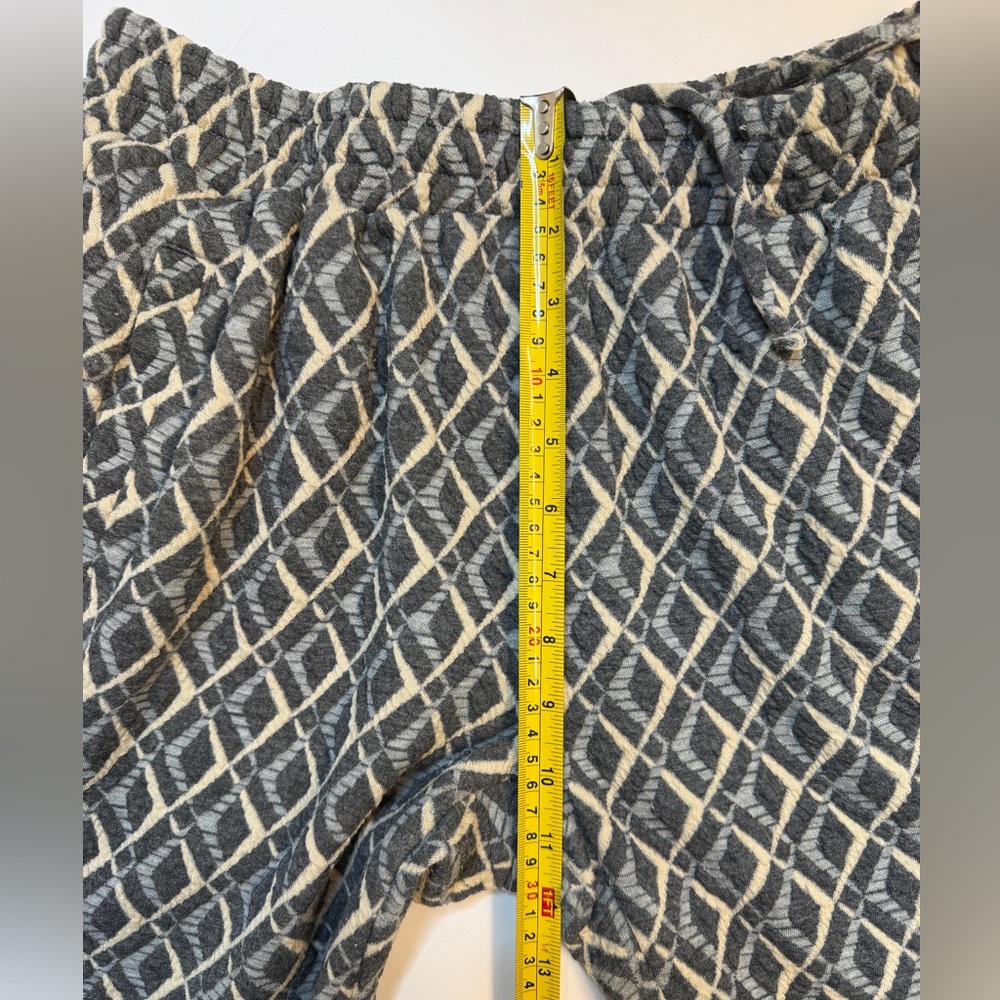 Fleece factory Diamond Pattern Knit Drawstring Shorts - Blue & Cream - Picture 4 of 8